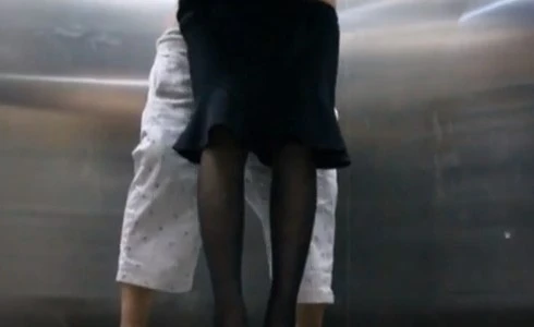 Sucked and surrendered to the stranger in all the poses in the elevator