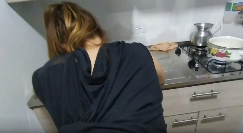 I fuck my daughter -in -law when she is alone