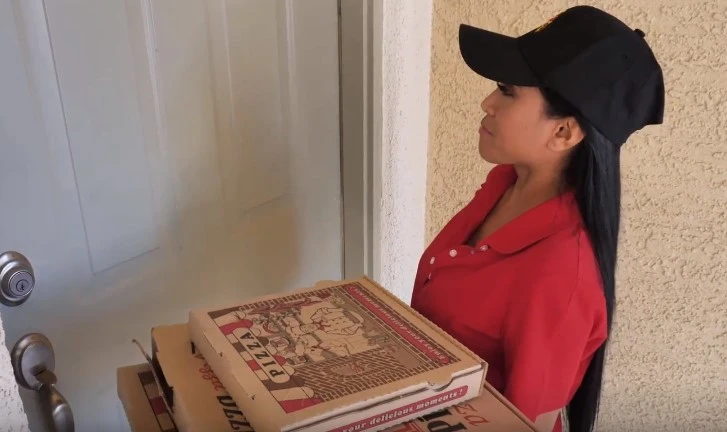 The brothers ordered pizza and fucked the deliveryer