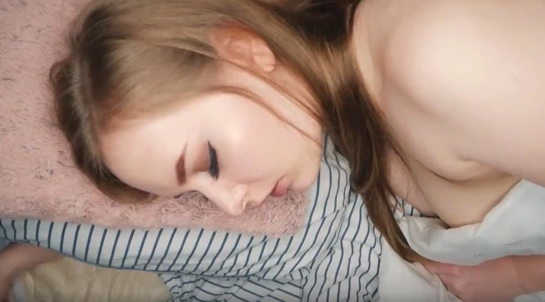 While my sister was asleep, I fucked her in my mouth and pussy