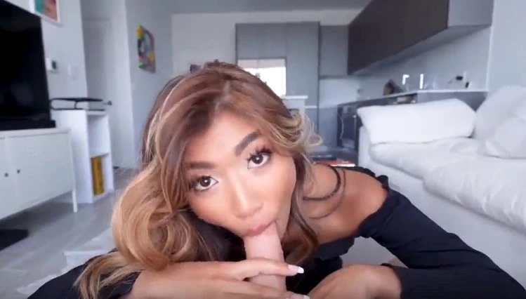 A pretty stepdaughter fucks her daddy