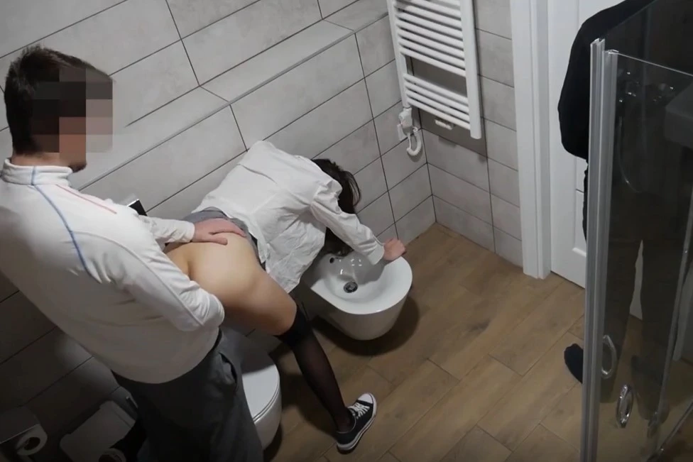 A drunken student fucks in turn in the toilet