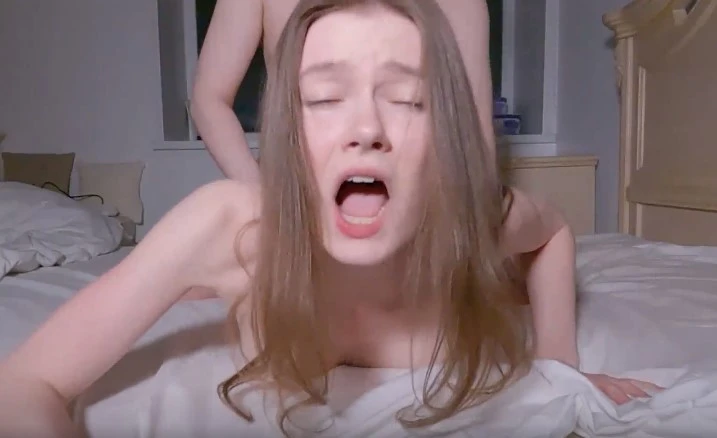 My boyfriend fucked me harshly and won a full mouth